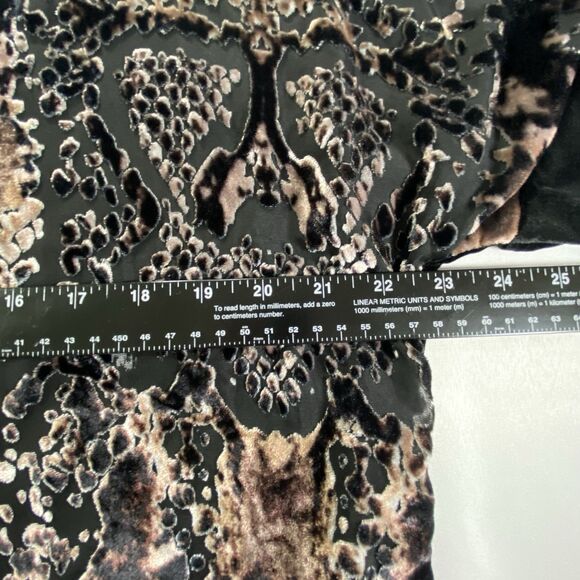 Chicos Sz 1 (U.S. 8/M) Black Velvet Burnout Floral Top Sheer Hem 3/4 Sleeve EUC - Picture 7 of 8